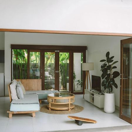 Three Palms Surf & Stay Medewi Airsatang Екстер'єр фото