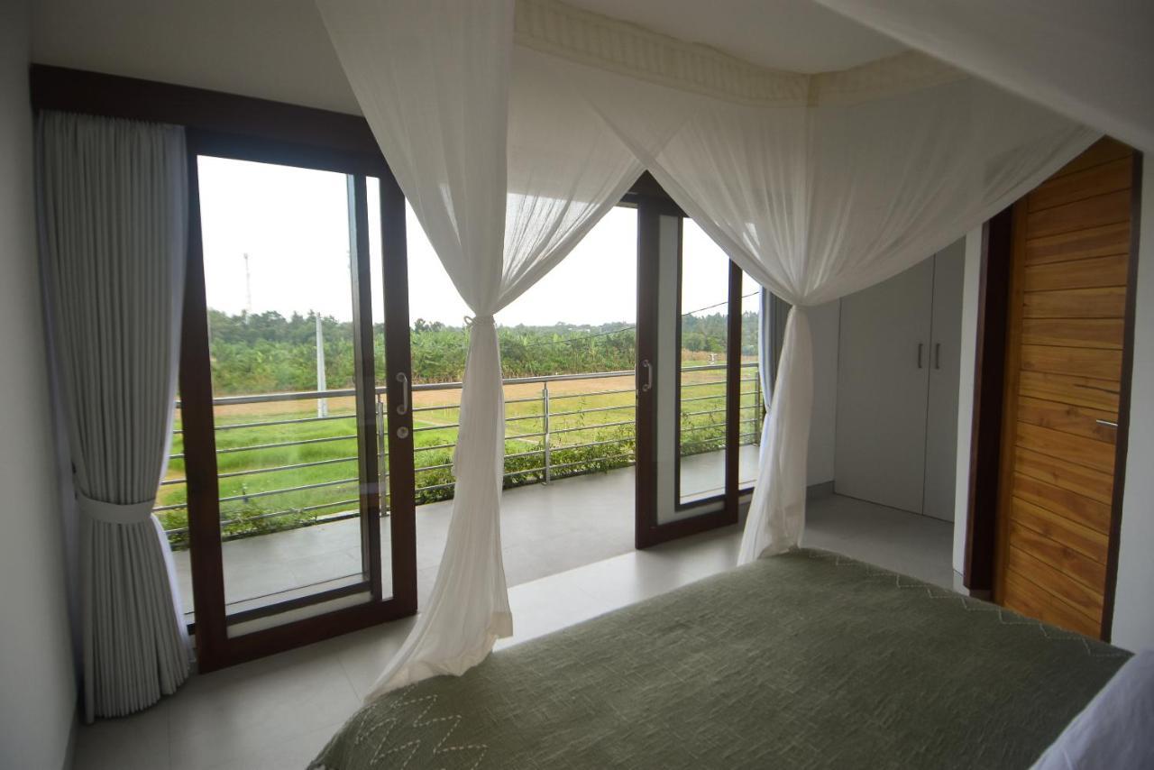 Three Palms Surf & Stay Medewi Airsatang Екстер'єр фото