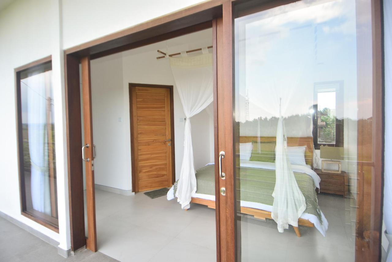 Three Palms Surf & Stay Medewi Airsatang Екстер'єр фото