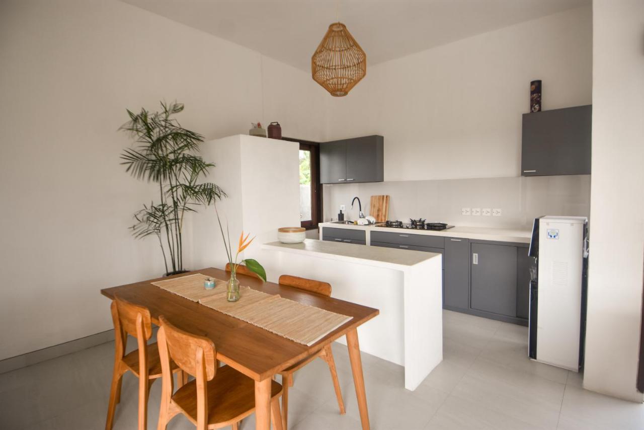 Three Palms Surf & Stay Medewi Airsatang Екстер'єр фото