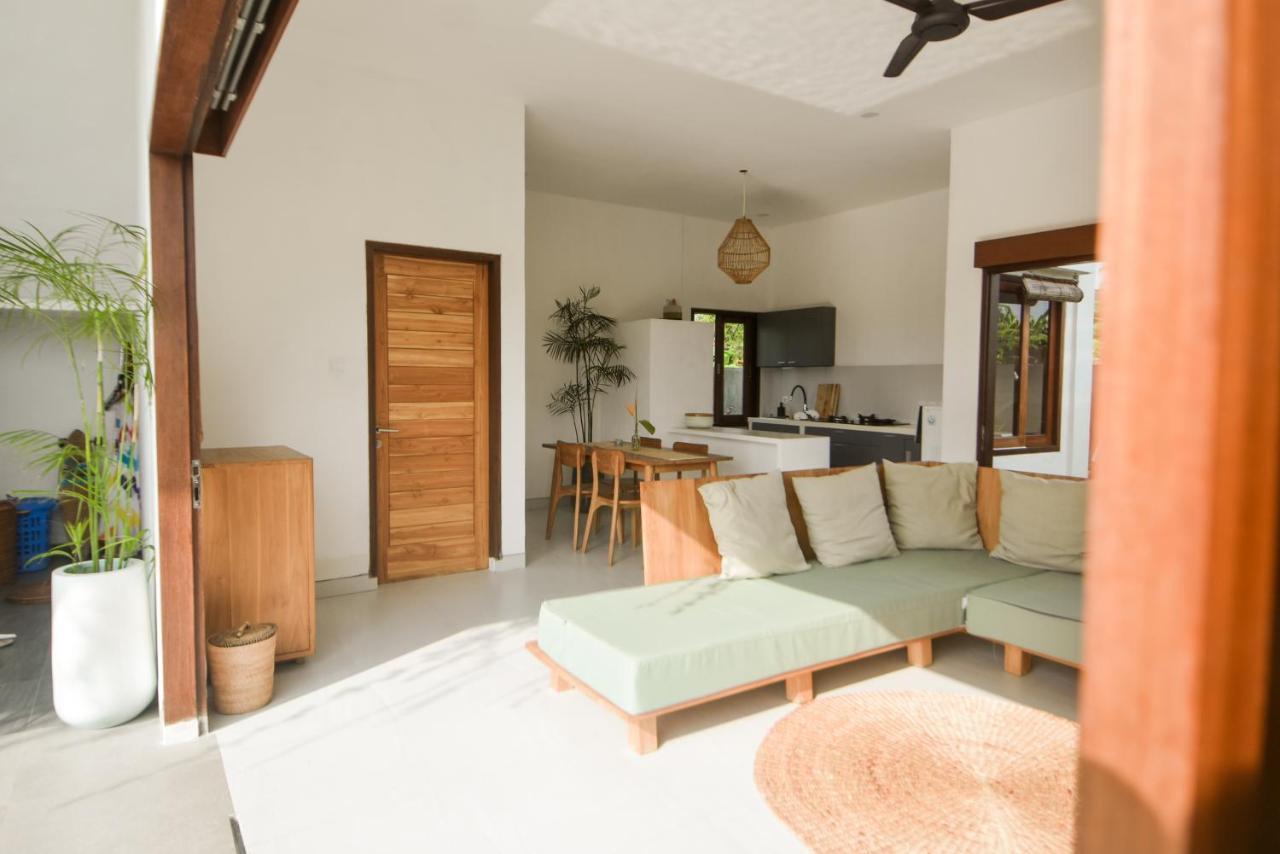 Three Palms Surf & Stay Medewi Airsatang Екстер'єр фото