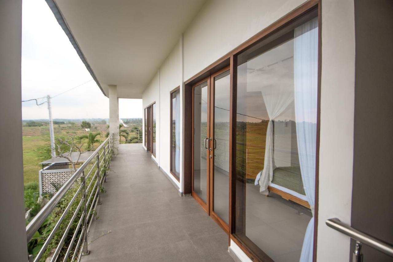 Three Palms Surf & Stay Medewi Airsatang Екстер'єр фото