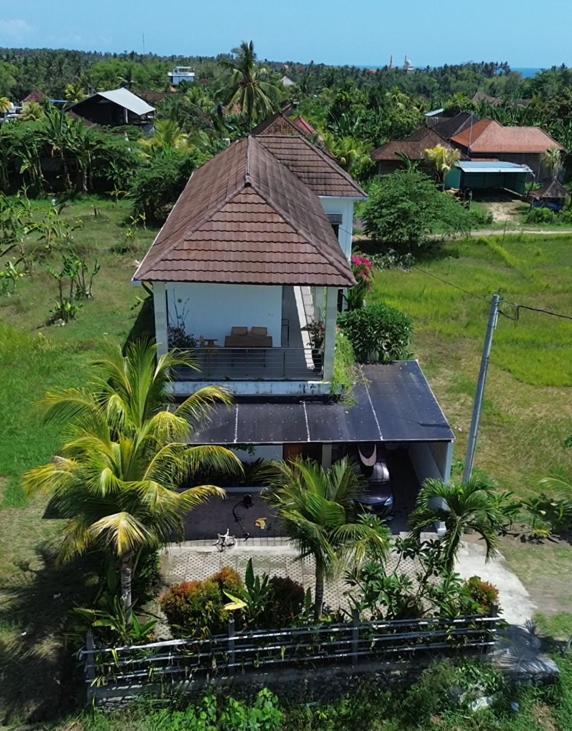 Three Palms Surf & Stay Medewi Airsatang Екстер'єр фото