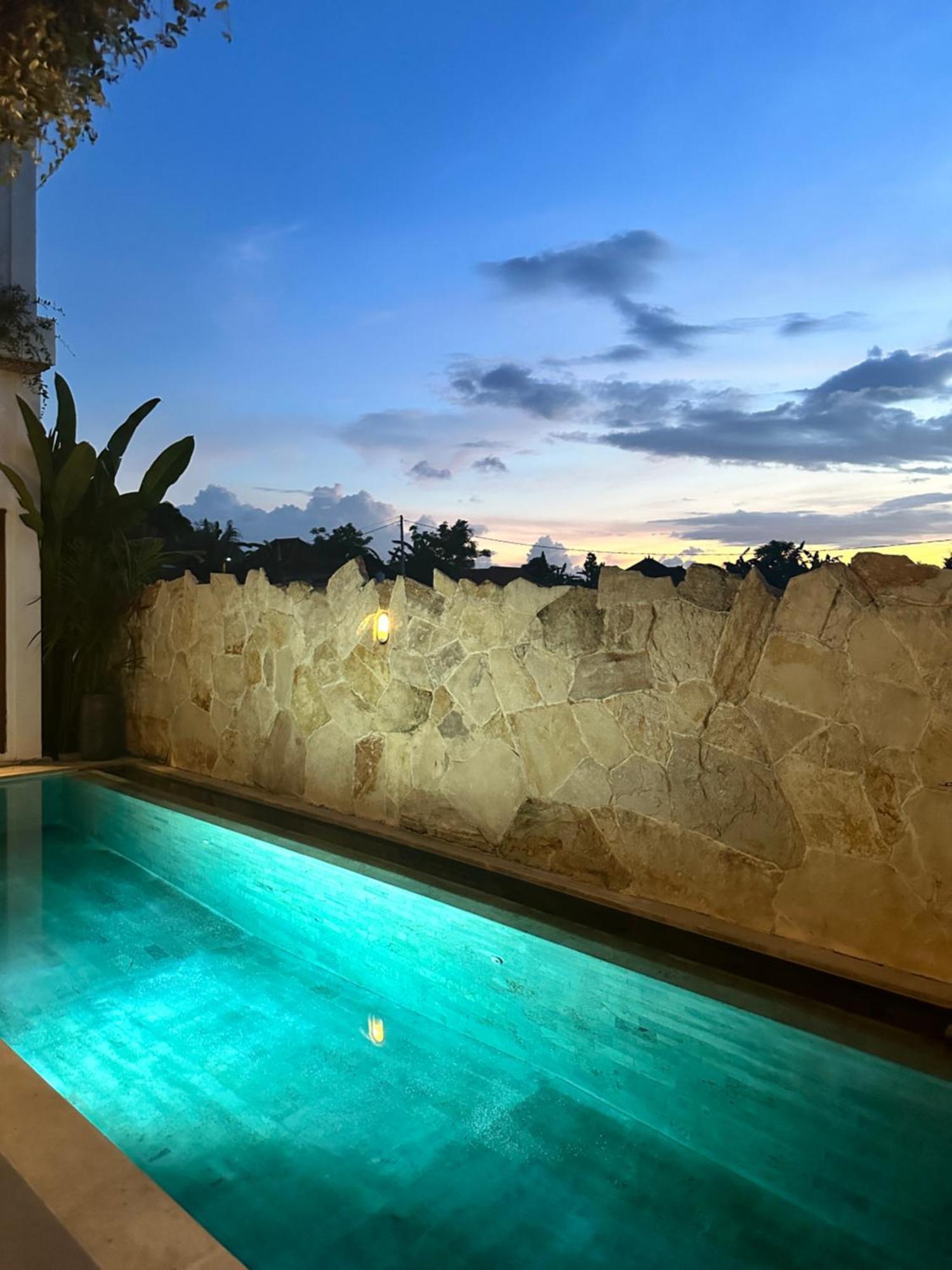 Three Palms Surf & Stay Medewi Airsatang Екстер'єр фото