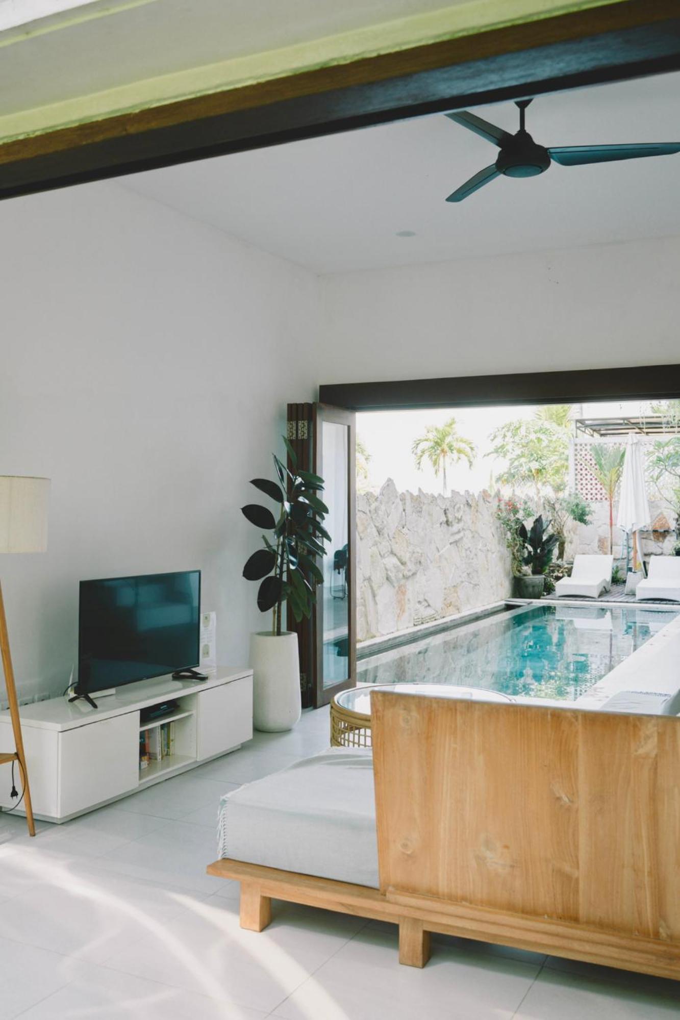 Three Palms Surf & Stay Medewi Airsatang Екстер'єр фото