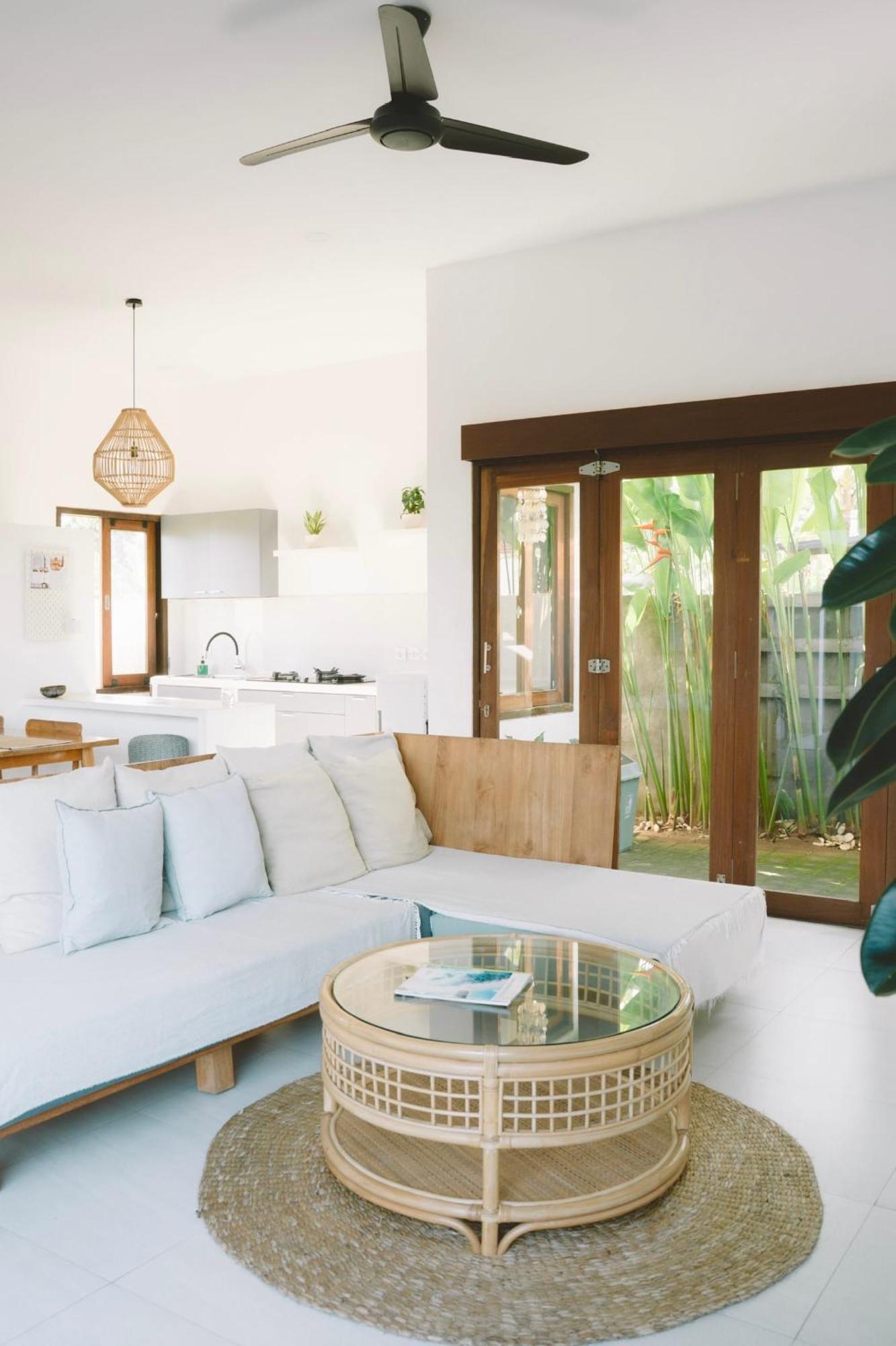 Three Palms Surf & Stay Medewi Airsatang Екстер'єр фото